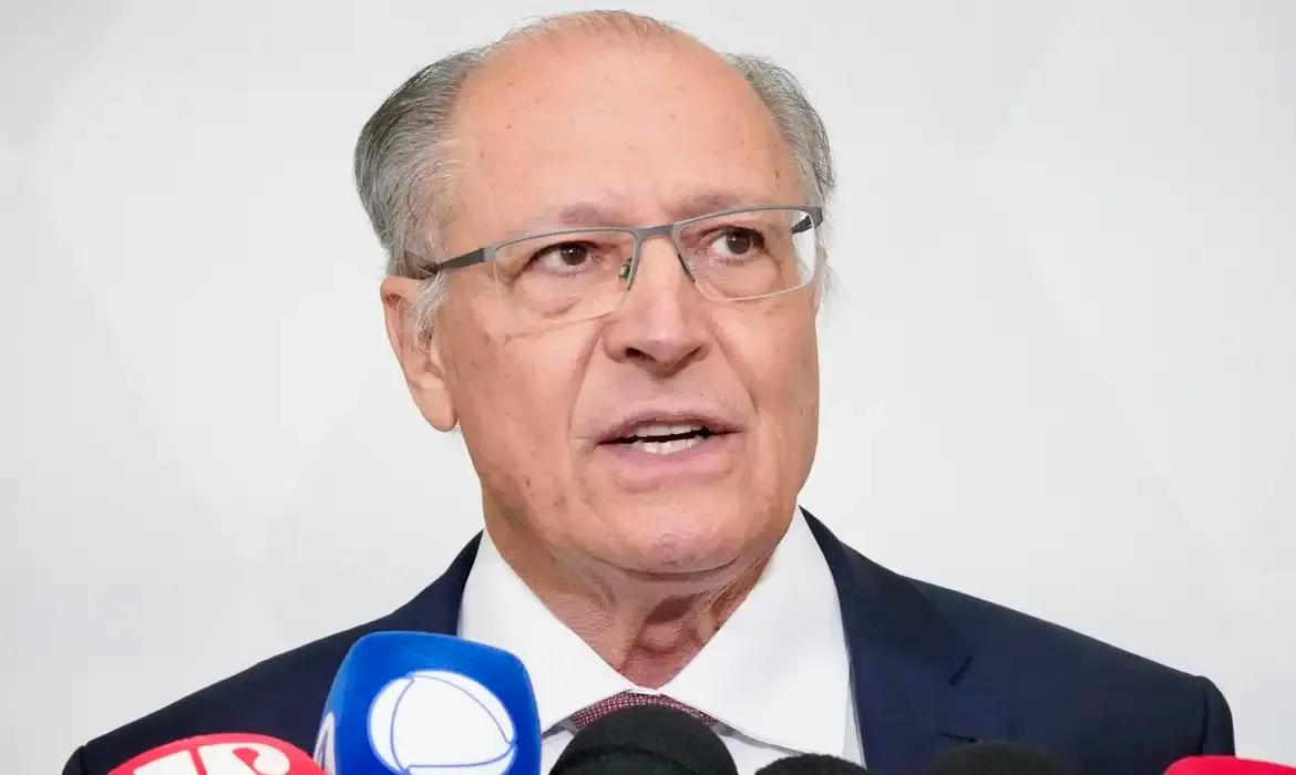 Alckmin e Big Techs Discutem Tarifa de Trump: Impactos e Estratégias